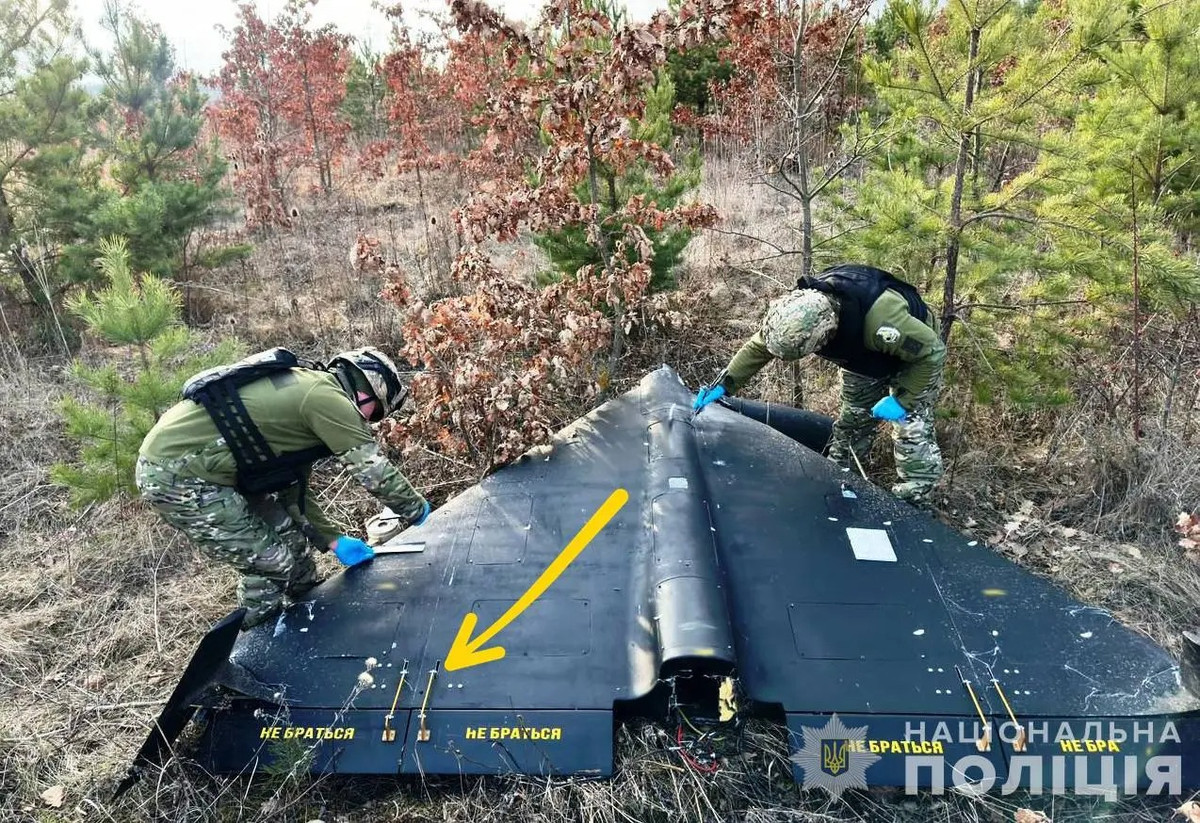 Một ngày trước đó, UAV tự sát Geran-3 của Nga đã lần đầu tiên tấn công các mục tiêu ở Odessa và Kharkov, và hiệu quả khá tốt; vì loại UAV mới này sử dụng động cơ phản lực, nên có thể bay với tốc độ lên tới 600 km/giờ; nếu phòng không AFU muốn đánh chặn, họ phải sử dụng tên lửa phòng không đắt tiền.