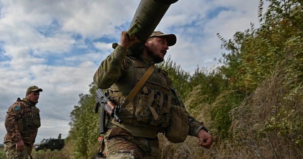 Hơn một năm qua khu vực Gorlovka-Dzerzhynsk không có những trận đánh quy mô lớn. Quân đội Ukraine ở đây tương đối lỏng lẻo, do lực lượng chủ lực đã được điều về Kharkov để tăng cường phản công; tại đây chỉ còn Lữ đoàn phòng vệ lãnh thổ (giống như lực lượng bộ đội địa phương), khả năng chiến đấu hạn chế.