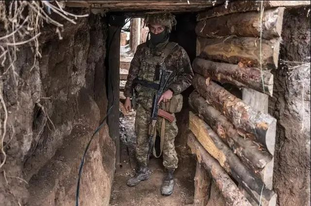 Cuộc tấn công đường hầm này gần giống như cuộc tấn công trong trận Avdiivka, nhưng tác động chỉ ở khu vực lân cận Kirove và Dzerzhinsk. Hiện tại, Quân đội Nga chưa đạt đến điểm bao vây ba phía, mà chỉ là một cuộc tấn công theo chiều ngang. Nhưng ở Dzerzhinsk, quân phòng thủ Ukraine thua xa các cựu binh Avdiivka, khiến Dzerzhinsk lung lay, giúp quân Nga tiến lên nhanh chóng. 