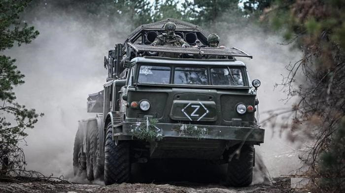 Sau cuộc đột phá thành công vào lãnh thổ Nga, Ukraine với sự hợp tác của truyền thông phương Tây, đã quảng bá mạnh mẽ trong hơn một tháng. Ngược lại, Moscow không hề tiết lộ một lời nào, đã phát động một cuộc phản công lớn ở Kursk vào ngày 10/9.