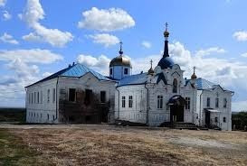RFAF sau khi tái chiếm Tu viện Gornalsky St. Nicholas Belogorsky, đã chiếm giữ một điểm cao có giá trị chiến thuật trên biên giới với vùng Sumy. Điều này cho giúp RFAF tiến hành các cuộc tấn công bằng pháo binh và UAV vào ngôi làng Miropolye, nằm ở vùng có địa hình thấp, được AFU tổ chức tuyến phòng thủ mới.