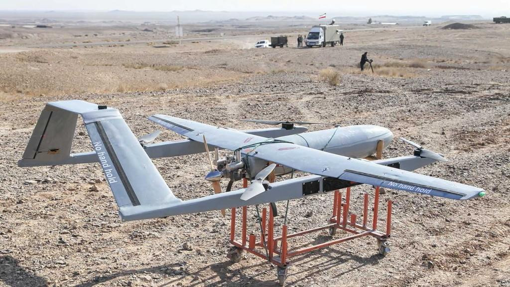 Iran là quốc gia đã sử dụng rộng rãi nhất các loại máy bay không người lái tại khu vực Trung Đông, họ cũng là quốc gia có công nghệ hàng đầu (chỉ sau Israel) về chế tạo máy bay không người lái tại khu vực. Tuy nhiên một số UAV của Iran đã bị Không quân Mỹ bắn hạ.