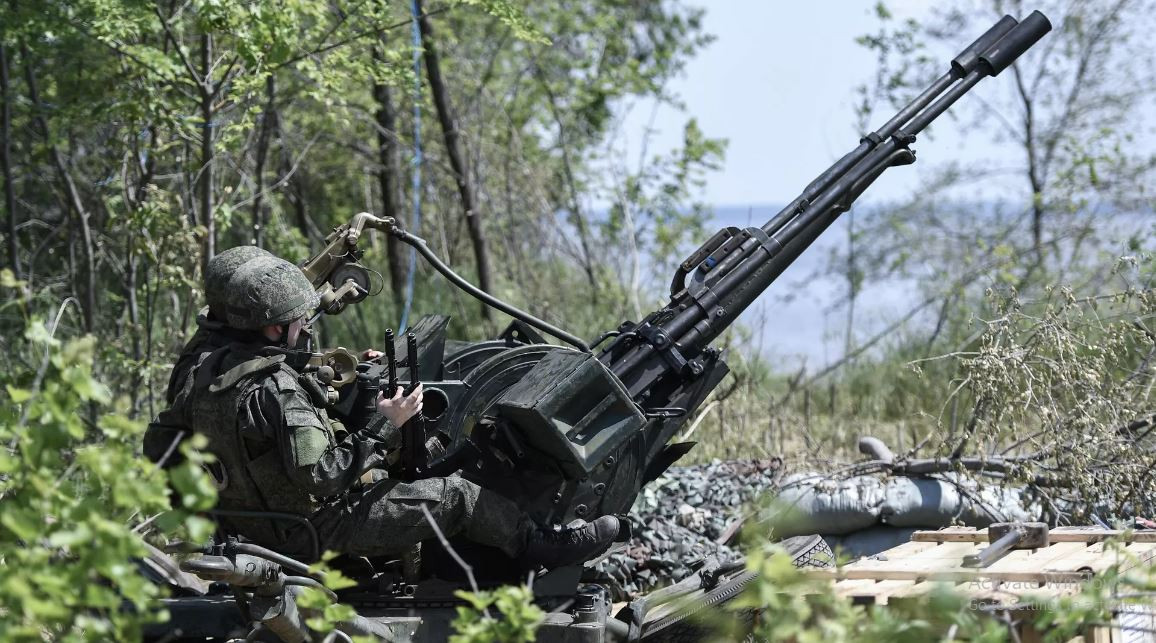 Trên thực tế, tình hình hiện tại ở Avadivka không có gì đáng ngạc nhiên, xét cho cùng, quân đội Nga đã áp dụng chiến thuật hiệu quả ở mọi giai đoạn của chiến dịch tấn công Avdiivka; khi các đơn vị thực hiện các mệnh lệnh một cách kiên quyết. Hỏa lực pháo binh và không quân Nga hỗ trợ tương đối kịp thời.