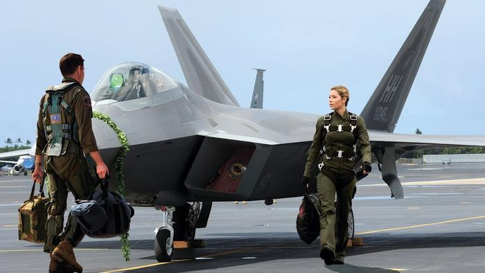 Tuong Khong quan My xem nhe chien dau co tang hinh J-20?-Hinh-7