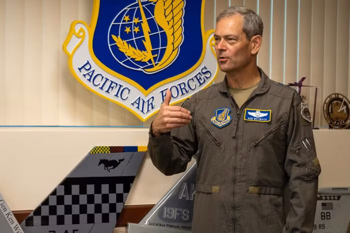 Tướng Không quân Mỹ xem nhẹ chiến đấu cơ tàng hình J-20? Tuong Khong quan My xem nhe chien dau co tang hinh J-20?