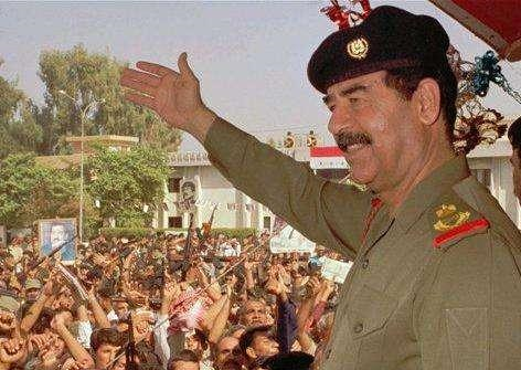 Trước chiến tranh, Quân đội của Tổng thống Saddam có quân số hơn 1 triệu người và được mệnh danh là đạo quân lớn thứ 4 trên thế giới; nhiều người lo ngại, quân đội Mỹ sẽ rơi vào cuộc chiến tranh du kích và sa lầy như tại chiến trường Việt Nam. 