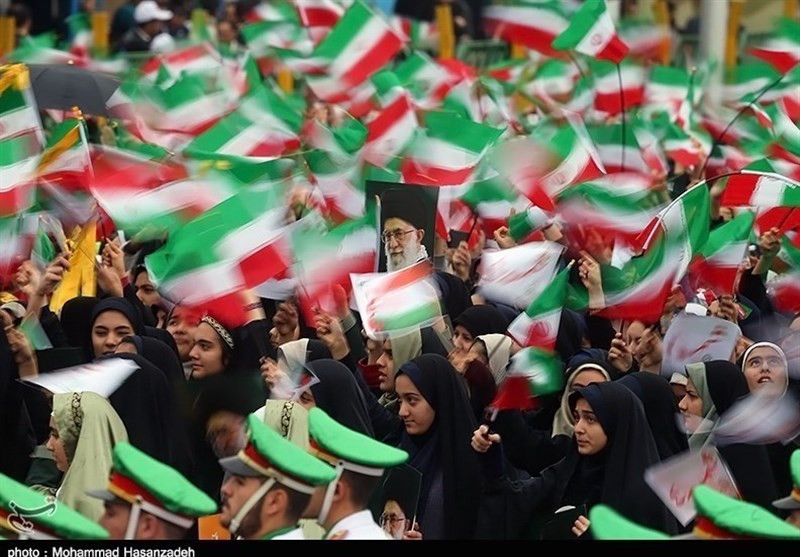 Iran có 98,8% cư dân theo đạo Hồi, trong đó 91% là người Shia, Hồi giáo (dòng Shia) là quốc giáo của Iran, điều này đảm bảo tình hình trong nước Iran tương đối ổn định và thống nhất. Nhưng gần đây, đã xảy ra tình trạng bất ổn trên khắp Iran. 