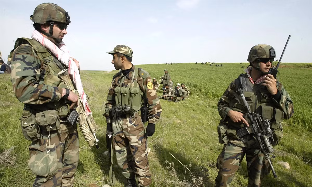 Từ ngày 20/3/2003, liên quân Mỹ - Anh đã tiến hành một cuộc tấn công quy mô lớn trên không và trên bộ mang mật danh "Chiến dịch Tự do Iraq". Kể từ ngày 15/4, quân đội Mỹ thông báo rằng, các hoạt động quân sự lớn trong chiến tranh Iraq đã kết thúc và liên quân đã "kiểm soát toàn bộ lãnh thổ Iraq".