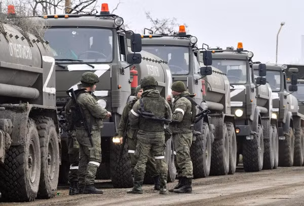 Có thể thấy việc phía Nga kiểm soát Izyum đồng nghĩa với việc các lực lượng Ukraine ở Slavyansk và Kramatorsk không còn đường lui, đồng thời bị cắt đứt đường tiếp tế và hỗ trợ trong chiến đấu.