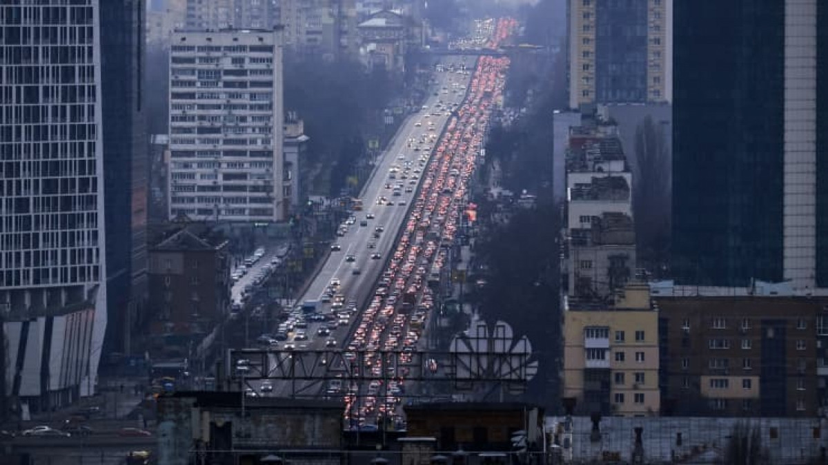 Trước tình hình giao tranh quyết liệt, ngày 08/3 Nga đã tiếp tục tuyên bố ngừng bắn tại 5 thành phố của Ukraine là Kiev, Chernihiv, Sumy, Kharkiv và Mariupol để mở ra các hành lang nhân đạo cho dân thường di tản.