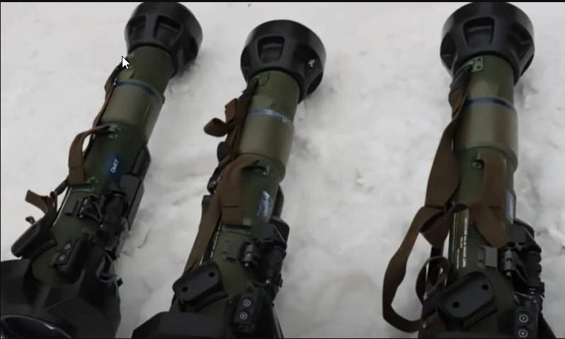 Theo thông tin được cung cấp bởi dân quân Luhansk, họ đã chiếm được 2 hệ thống tên lửa chống tăng Javelin của Mỹ; 15 tên lửa chống tăng có điều khiển khác; 3 khẩu pháo lựu 122mm D-20, 1 xe tăng T-64B; 3 xe chiến đấu bộ binh BMP-1; 1 xe phóng tên lửa phòng không Strela-10 và nhiề ô tô các loại. 