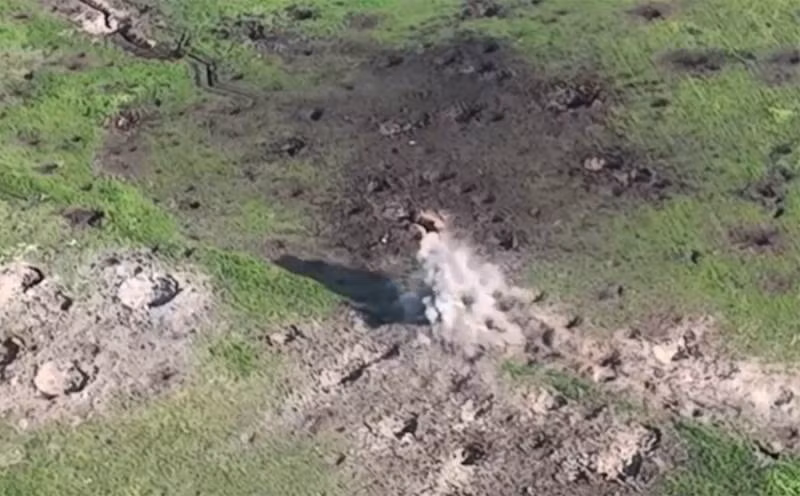 Theo tờ RIA của Nga, quân đội Nga gần đây đã tiến hành 10 đợt tấn công hỏa lực quy mô lớn theo hướng Kupyansk, vào các căn cứ của Lữ đoàn phòng thủ nội địa số 103 và Lữ đoàn bộ binh cơ giới số 14 của Quân đội Ukraine. 