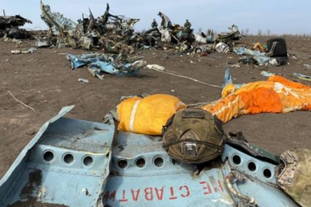 Theo thông tin mới nhất, một chiếc trực thăng đã bị bắn rơi bởi tên lửa phòng không Stinger. Thi thể của những chiến binh của Tiểu đoàn Azov (trong đó có một phó chỉ huy Tiểu đoàn), cũng như hai người sống sót, đã được tìm thấy tại địa điểm máy bay trực thăng rơi.