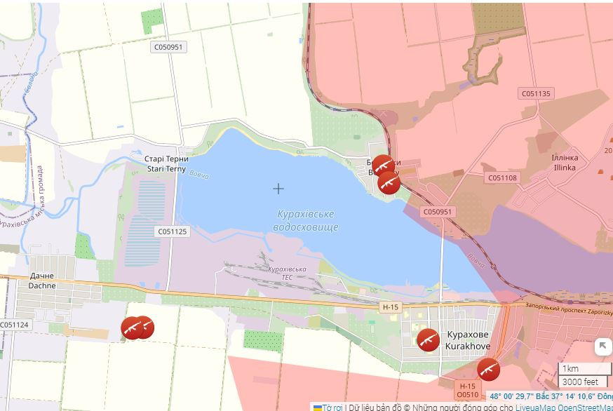 Trên hướng mặt trận nam Donetsk, vòng vây của Quân đội Nga ở thành phố Kurakhove đang dần được siết chặt. Mới đây, Quân đội Nga đã cắt đứt thành công đường rút lui của quân Ukraine, thông qua chiến thuật bao vây ba mặt quen thuộc.