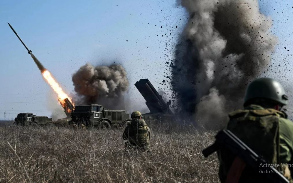 Theo thông tin từ tờ “Tầm nhìn” của Nga, Quân đội Nga đã bắt đầu giai đoạn thứ hai của cuộc tấn công tái chiếm các vùng lãnh thổ Kursk bị quân Ukraine chiếm đóng. Hiện Lữ đoàn Thủy quân lục chiến 155 của Hạm đội Thái Bình Dương, sau khi tái chiếm Lyubimovka, đã tiếp tục truy quét quân Ukraine ra cách xa 2 km. 