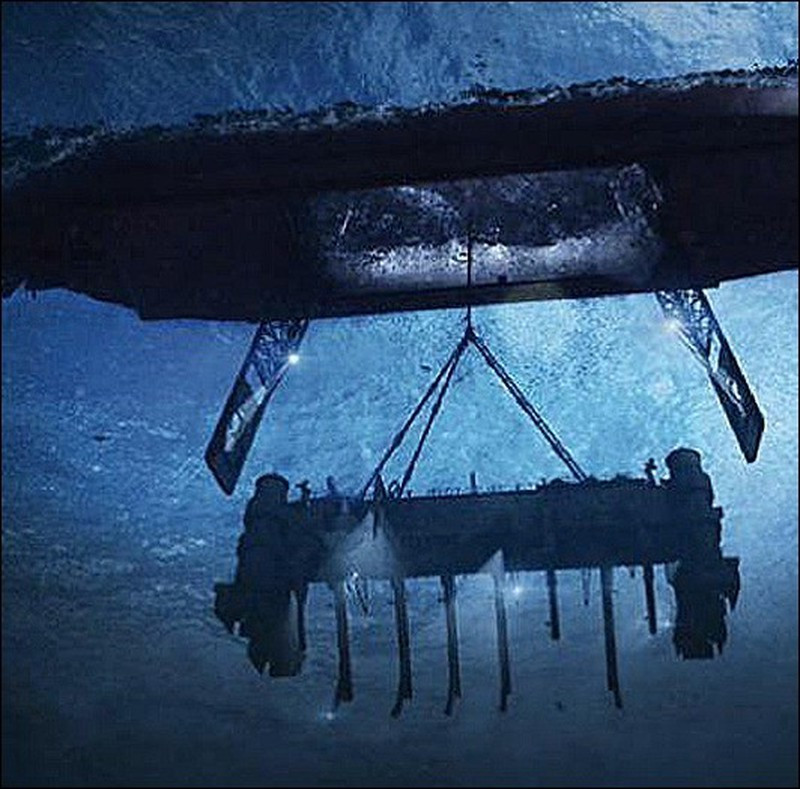 Cuộc trục vớt không thành công, do tàu ngầm K-129 chìm ở độ sâu đến 4,9 km và bị đứt làm đôi, nên lúc kéo xác tàu ngầm lên, cần cẩu của tàu Glomạr Explorer bị gãy và chỉ lấy được một phần mũi tàu.