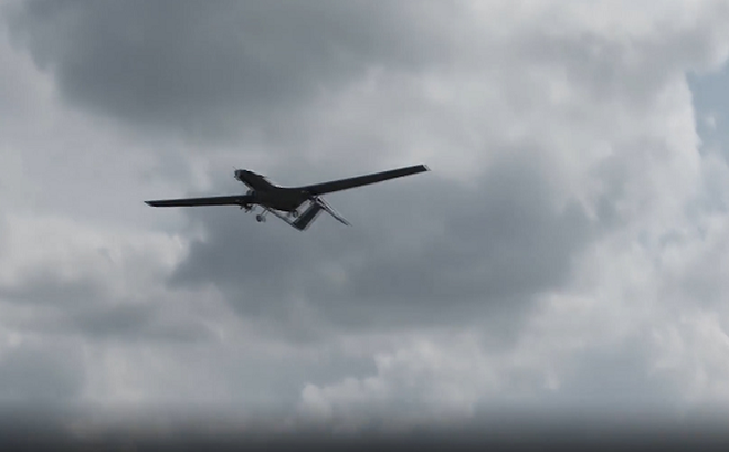 Trước đó có thông tin cho rằng, Quân đội Ukraine có thể sử dụng UAV TB2 trong cuộc tấn công vào Donetsk, để điều chỉnh các cuộc tấn công bằng pháo tầm xa; đặc biệt là khi pháo kích vào ban đêm, vì UAV TB2 có hệ thống quan sát ban đêm.