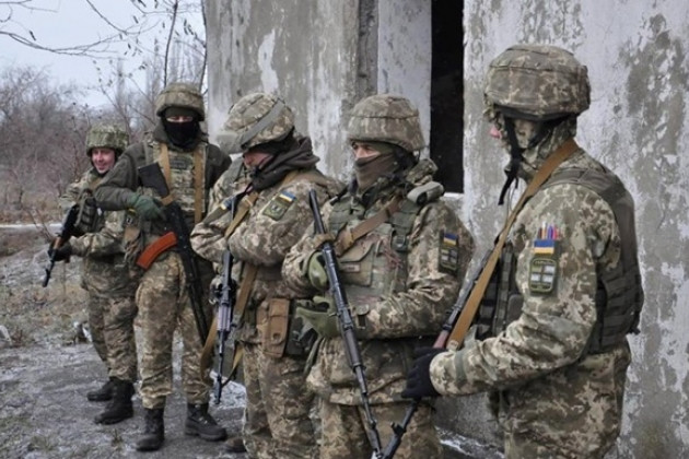 Đến cuối tuần này, tổng quân số của Lực lượng vũ trang Ukraine tại Donbass có thể lên tới 150.000 quân. Hiện tại quân số của quân đội Ukraine gồm 120 nghìn người đang đóng quân tại Donbass. Con số này lớn gấp 5 lần lực lượng của các nước cộng hòa tự xưng cộng lại.