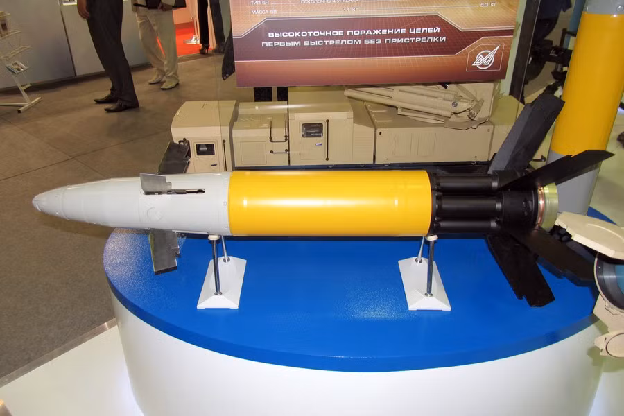 Theo chuyên gia Lenkov tiết lộ và được hãng tin nhà nước TASS/Nga trích dẫn, dự đoán rằng một bản nâng cấp tiềm năng có thể được thiết kế, để nâng cao khả năng nhắm mục tiêu chuyển động của đạn pháo Krasnopol-M2. 