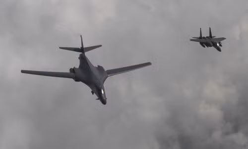 Hiện Lầu Năm Góc đang chi rất nhiều tiền để xây dựng đảo Guam thành một hệ thống phòng không và chống tên lửa “kín kẽ”. Trên đảo được bố trí radar cảnh báo tầm xa AN/FPS-20, radar mảng pha thụ động SPY-1, radar băng tần AN/TPY-2X, radar phòng không và chống tên lửa diện rộng AN/TPY-6, radar phòng không và phòng thủ tên lửa tầm thấp,… 