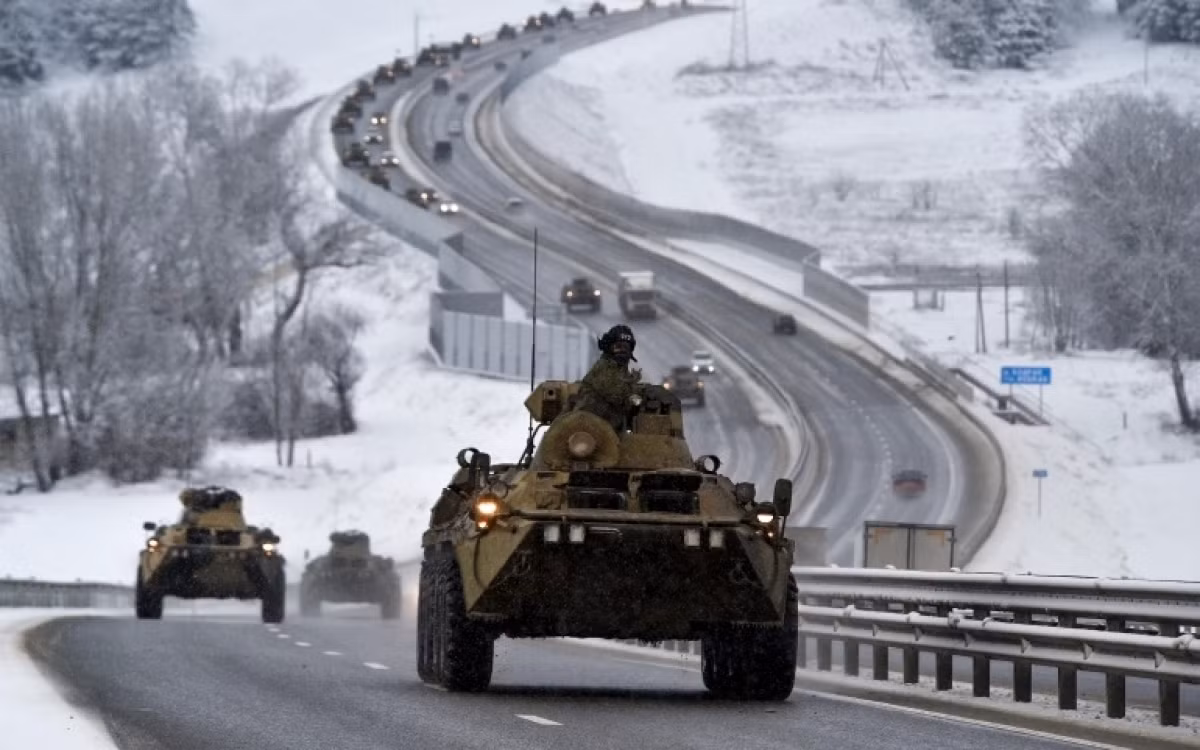 Các biểu tượng của Lữ đoàn Cơ giới Đặc biệt 141 được đặt theo tên của Akhmat Kadyrov, hay được gọi là Lữ đoàn Sever (Lữ đoàn phía Bắc), có thể nhìn thấy trên xe; nhưng có thông tin cho rằng, dấu hiệu nhận dạng trên các phương tiện đã được giấu kín.