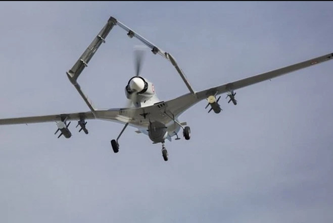 Ông Leonkov cũng cho biết, máy bay không người lái Bayraktar TB2 là một vật thể lớn, tương đương như một máy bay chiến đấu có người lái, "nó phát sáng trên radar như một cây thông Noel".