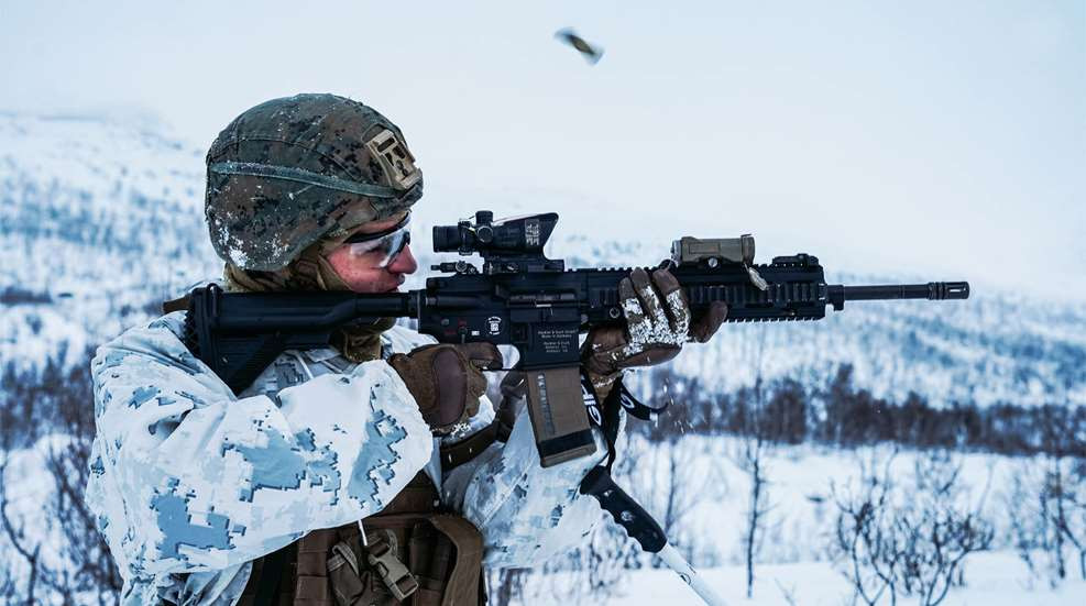 Tuy nhiên, xét về tổng thể, HK416 có thể nói là khẩu súng trường tiến công cỡ nòng nhỏ tốt nhất thế giới hiện nay và không phải Quân đội Pháp không có tầm nhìn trong việc lựa chọn nó. Ngay cả Quân đội Mỹ cũng lựa chọn mẫu súng này vào trang bị.