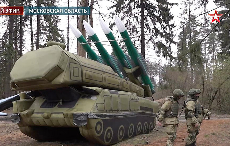 Theo những thông tin tình báo, trong trường hợp Quân đội Ukraine tổ chức tấn công, các đơn vị dân quân DPR sẽ có thể nhanh chóng tính toán chính xác tọa độ vị trí các trận địa pháo binh của quân đội Ukraine và phá hủy chúng bằng những đợt pháo kích.