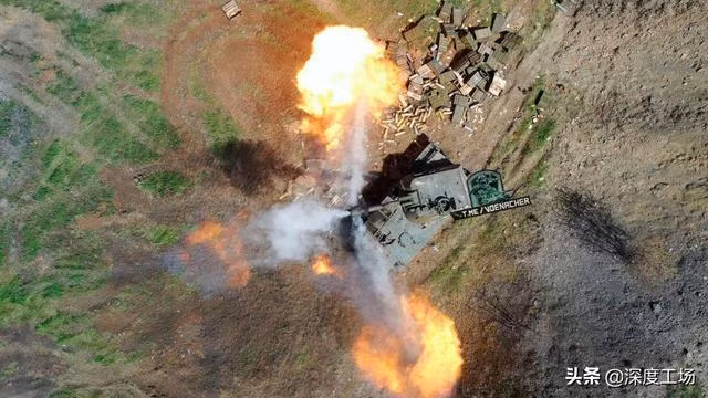 Với việc sử dụng pháo binh bắn phá từ xa, do đó việc phát huy tên lửa chống tăng đánh tầm gần của Quân đội Ukraine, hiêu quả ngày càng giảm sút; giờ họ chỉ còn chủ yếu dựa vào pháo binh, để bắn đạn pháo dẫn đường chính xác, tấn công các mục tiêu của Nga ở khoảng cách xa.