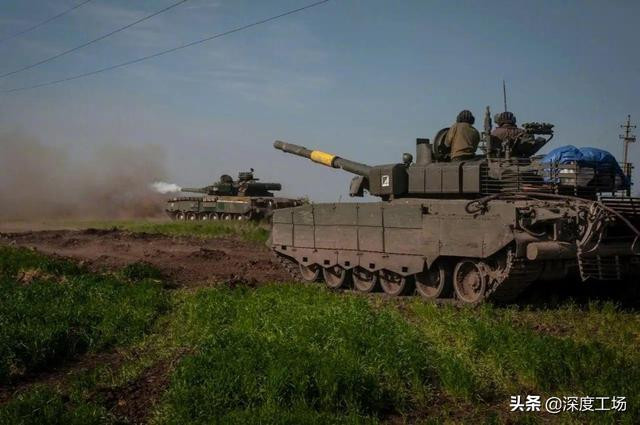 Quân đội Nga cũng chuẩn bị tâm thế cho một cuộc chiến kéo dài với Ukraine và cả với NATO. Quân đội Nga thậm chí đã bắt đầu xây dựng các vị trí phòng ngự kiên cố, trên các mặt trận Kherson, Zaporozhye và Luhansk.