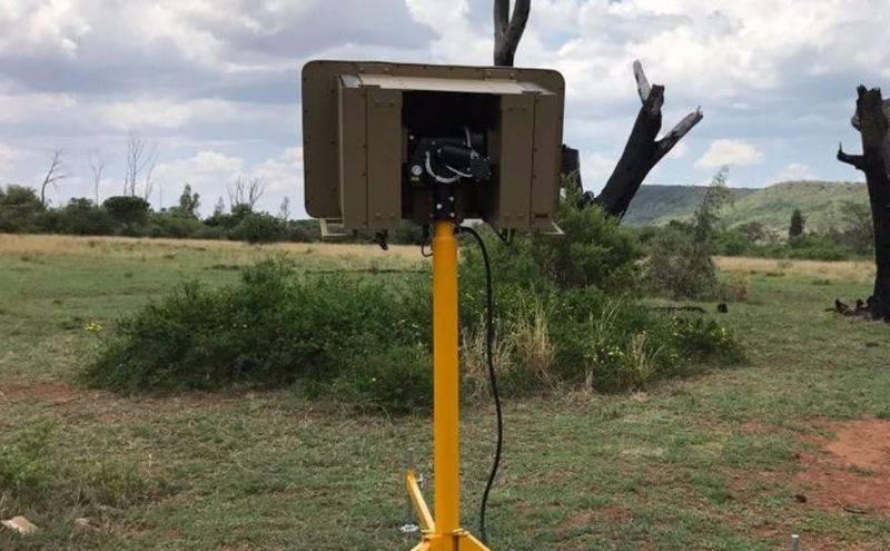 Những hệ thống tác chiến điện tử của Quân đội Ukraine chưa xác định rõ nguồn gốc, chủng loại, nhưng có tầm hoạt động vài chục km. Những hệ thống tác chiến điện tử này, không chỉ được sử dụng để chống lại lực lượng dân quân mà còn ngăn cản các phương tiện giám sát của OSCE.