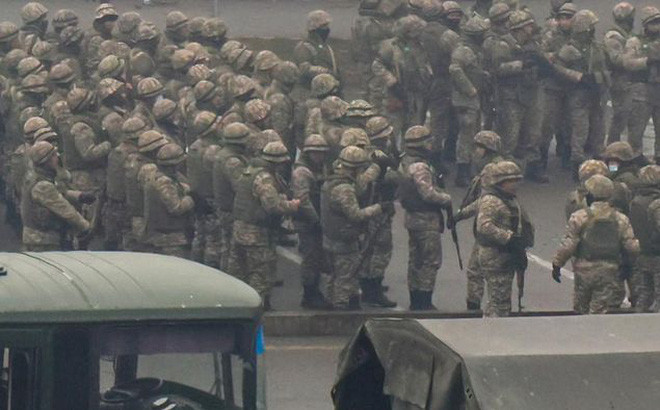 Nhờ việc chuyển lính dù và lính đặc nhiệm của Nga tới Kazakhstan, chỉ trong 48 giờ kể từ thời điểm lực lượng Nga đặt chân đến đất nước này, đã làm chỗ dựa cho lực lượng an ninh Kazakhstan tiêu diệt hàng trăm tay súng cực đoan, giải phóng phần lớn thành phố khỏi tay tội phạm có vũ trang.