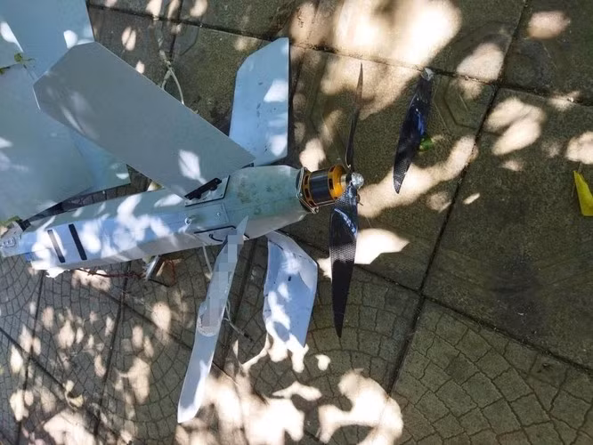 Hơn nữa, nếu các UAV tự sát cỡ lớn như Geran-2, được sử dụng để phá hủy các cơ sở hạ tầng quan trọng ở sâu trong lãnh thổ Ukraine, thì các UAV tự sát nhỏ gọn hơn như Lancet và Cube lại hoạt động ở trên khu vực chiến tuyến. 
