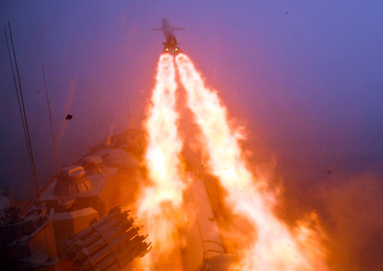 Với khả năng tiến công cực mạnh như vậy, cho phép tàu chiến lớp Kiev thoải mái vượt qua các cuộc tấn công trả đũa từ các tên lửa hành trình chống hạm trang bị trên tàu chiến của phương Tây như Harpoon của Mỹ hay Exocet của Pháp.