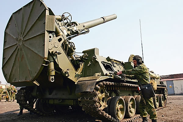 Ngoài ra còn có đạn cassette 3VO11, có kích thước và trọng lượng tương tự như đạn 3F2, nhưng bên trong chứa 14 đầu đạn con; mỗi đầu đạn con nặng 3,9 kg, dùng để sát thương bộ binh lộ của đối phương, trên một diện tích rộng hơn.