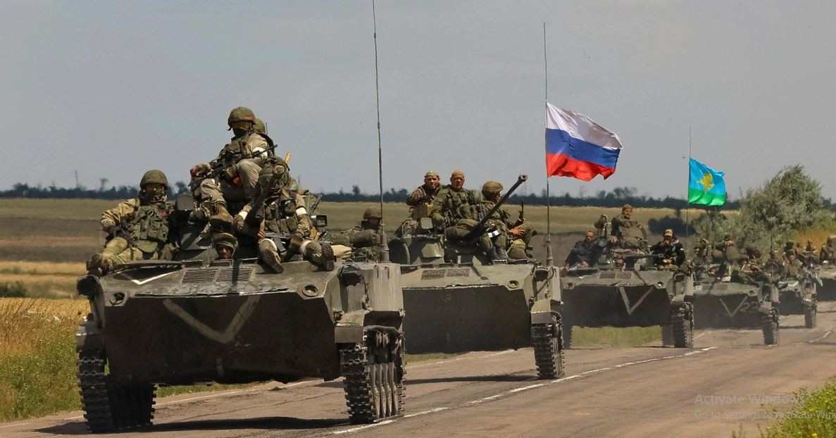 Ông Peskov phát biểu: “Lúc đầu, những gì chúng tôi phát động chống lại Ukraine chỉ là một ‘chiến dịch quân sự đặc biệt’, nhưng khi các nước phương Tây cùng tham gia vào phe Ukraine, nó đã biến thành một cuộc chiến đối với chúng tôi”.