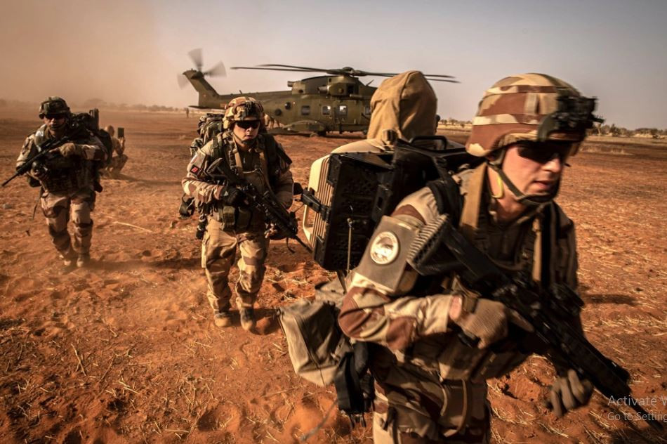 Việc gần đây Pháp bắt đầu thường xuyên đề cập đến việc gửi quân tới Ukraine, bề ngoài là vì lý do an ninh, nhưng thực chất họ lo ngại rằng sau là thất bại của Ukraine, Nga có thể đe dọa thêm an ninh châu Âu. Một tuần trước, ông Macron công khai tuyên bố rằng, nếu Nga đánh bại Ukraine, Pháp sẽ không còn an toàn ở châu Âu.