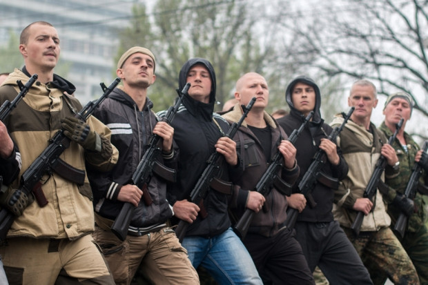 Trong cuộc xung đột ở Miền Đông Ukraine năm 2014 – 2015, Ukraine đã phải đối mặt với hiểm họa mang tên các “tiểu đoàn tình nguyện”, khi chính quyền Kiev không thể nào kiểm soát nổi đám dân binh của nhóm cực hữu và các trùm tài phiệt tổ chức.