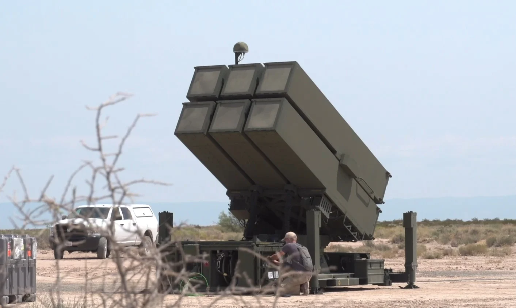 Theo các báo cáo công khai, ngoài các hệ thống phòng không cơ động và pháo phòng không tự hành Gepard của Đức viện trợ, chính phủ Mỹ đã công bố vào tuần trước trong một đợt viện trợ quân sự mới cho Ukraine, bao gồm một số lượng không xác định hệ thống phòng không đa tầng NASAMS. 