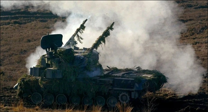 Ngoài 4 khẩu pháo phòng không tự hành Gepard, vào tuần trước, Đức cũng đã chuyển giao 49.000 viên đạn pháo 35mm sử dụng cho pháo phòng không Gepard cho Ukraine; 10 chiếc xe "Hummers", trong đó có 8 chiếc trang bị radar mặt đất, 2 chiếc có đài gây nhiễu UAV.