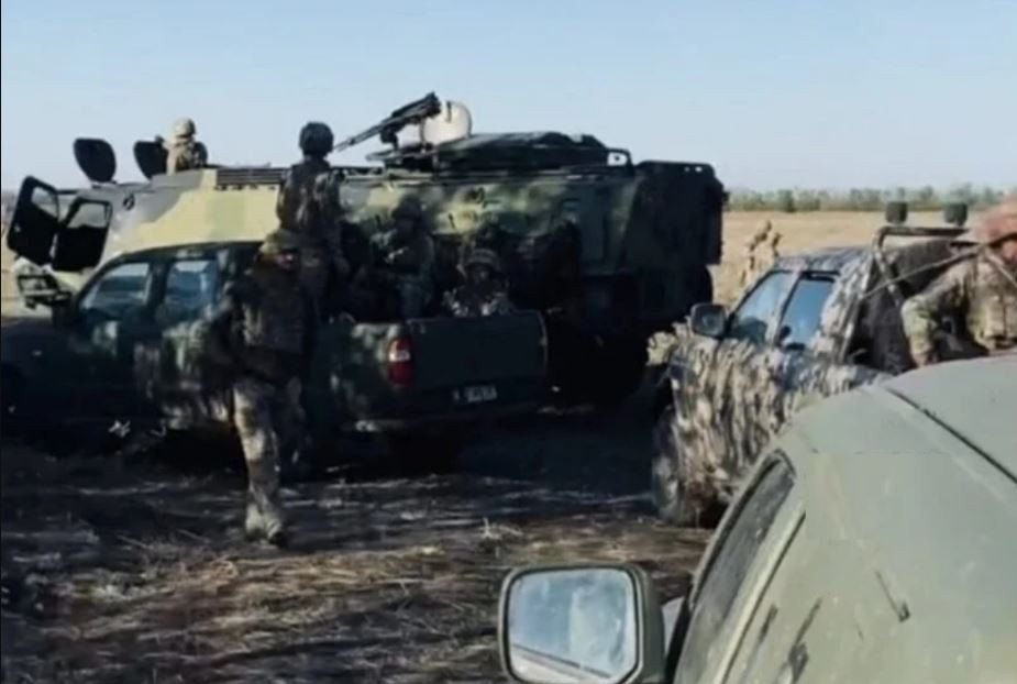 Tuy nhiên, khi cách Kuzemovka 5 km, giữa các làng Berestovoye và Novoselovskoye, mũi tấn công của Ukraine đã bị phát hiện bởi một UAV trinh sát của Nga, sau đó một cuộc tấn công bằng hỏa lực pháo binh dữ dội; Quân đội Ukraine phải khẩn trương rút lui, nhiều phương tiện chiến đấu bị phá hủy. 