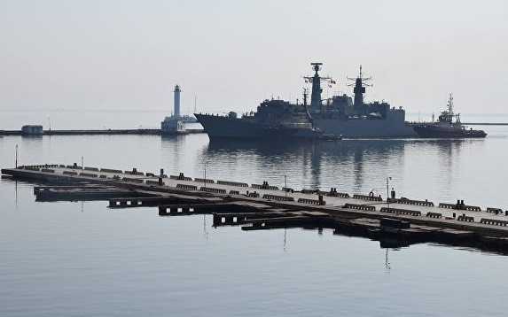 Odessa có tầm quan trọng chiến lược về quân sự và kinh tế đối với Ukraine. Sau khi mất căn cứ hải quân ở Sevastopol do Nga sáp nhập Crimea vào năm 2014, hải quân Ukraine đã chuyển trụ sở của mình đến thành phố Odessa.