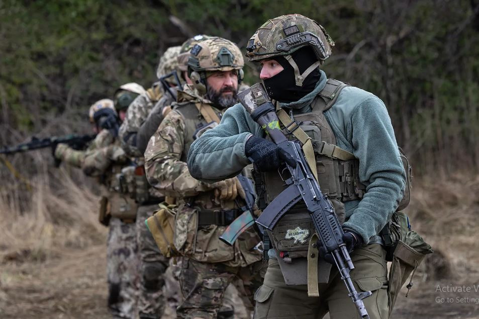 Như vậy có thể thấy qua trận chiến đấu ngày 18/6 phản ánh những thay đổi mới trong chiến thuật tác chiến hiện đại và cơ cấu nhân sự. Khi xung đột Ukraine tiếp tục kéo dài, những thay đổi này sẽ có tác động sâu sắc đến kết quả của cuộc chiến. (Nguồn ảnh: Al Jazeera, Forbes, CNN, Reuters).