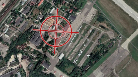 Trong những ngày qua, Quân đội Nga đã tấn công trực diện vào trung tâm hậu cần quân sự của Ukraine, làm suy yếu hoặc thậm chí triệt tiêu khả năng tác chiến liên tục của quân đội Ukraine; hay nói theo phía Nga là "phi quân sự hóa Ukraine".