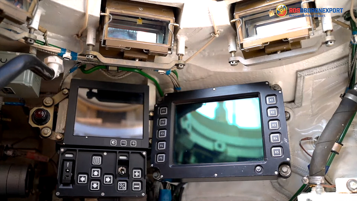 Theo tờ Bulgarian Military, một video thú vị đã xuất hiện cách đây không lâu, đó là thông tin giới thiệu về xe tăng T-90M Proryv của Nga. Những người tinh ý có thể nhận ra dòng chữ Thales trên hệ thống điều khiển hỏa lực và nhiều suy đoán khác nhau bắt đầu.