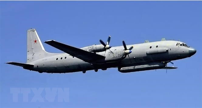 Trước đó, trong trường hợp tương tự, một máy bay trinh sát Il-20 của Nga đã bị phòng không Syria bắn rơi; phía Nga nghiêm khắc cảnh báo Israel về việc không thể tái phạm những tình huống như vậy. Tuy nhiên, Không quân Israel đã phớt lờ điều này và này suýt dẫn đến hậu quả thương tâm mới.