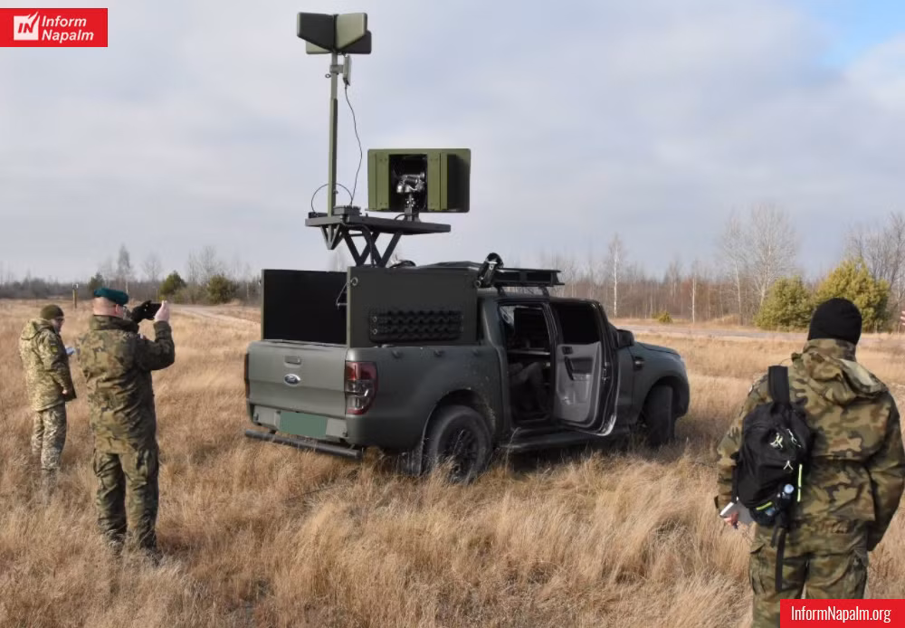 LPR cho rằng bằng cách này, Quân đội Ukraine đã cố gắng ngăn cản các quan sát viên của OSCE phát hiện ra thiết bị quân sự của họ, ở những khu vực này.