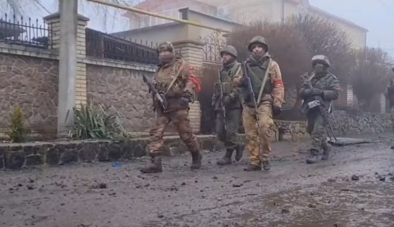 Vào năm 2014, sau khi Kiev mất quyền kiểm soát khu vực Lugansk, Severodonetsk được chỉ định là trung tâm hành chính của nước cộng hòa tự xưng Luhansk. Nhưng sau đó, các đơn vị Ukraine đã đánh bật lực lượng dân quân, và xây dựng tuyến phòng thủ quan trọng này.