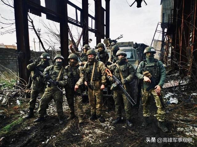 Trong khi tình hình ở Soledar cơ bản đã “ngã ngũ”, thì ở thành phố Bakhmut cách Soledar 12 km, giao tranh ác liệt đang diễn ra ở ngoại ô thành phố này.