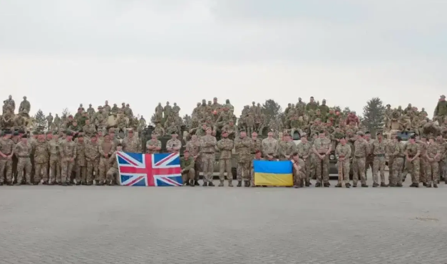 Xung đột Nga-Ukraine đã diễn ra hơn nửa năm, sức mạnh và lằn ranh đỏ của hai bên đã dần lộ rõ, mâu thuẫn ngày càng trở nên gay gắt. Hiện tại, Nga và Ukraine không còn nhượng bộ nhau để đàm phán và xung đột ngày càng trở nên nguy hiểm. 